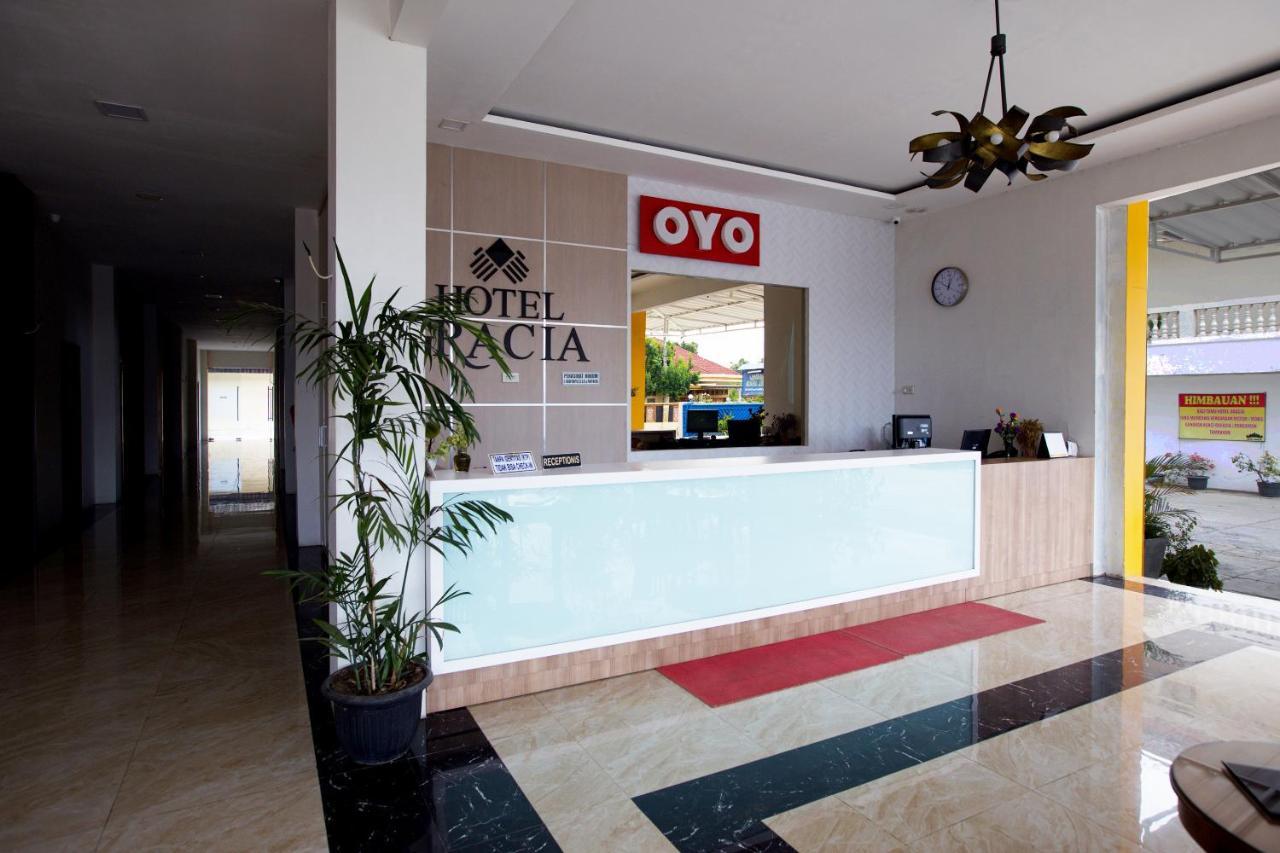 Oyo 3207 Hotel Gracia Bandar Lampung Exteriör bild
