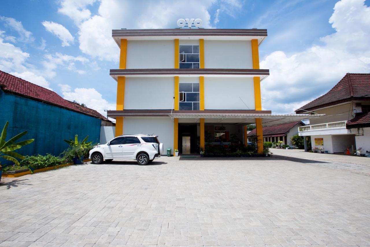 Oyo 3207 Hotel Gracia Bandar Lampung Exteriör bild