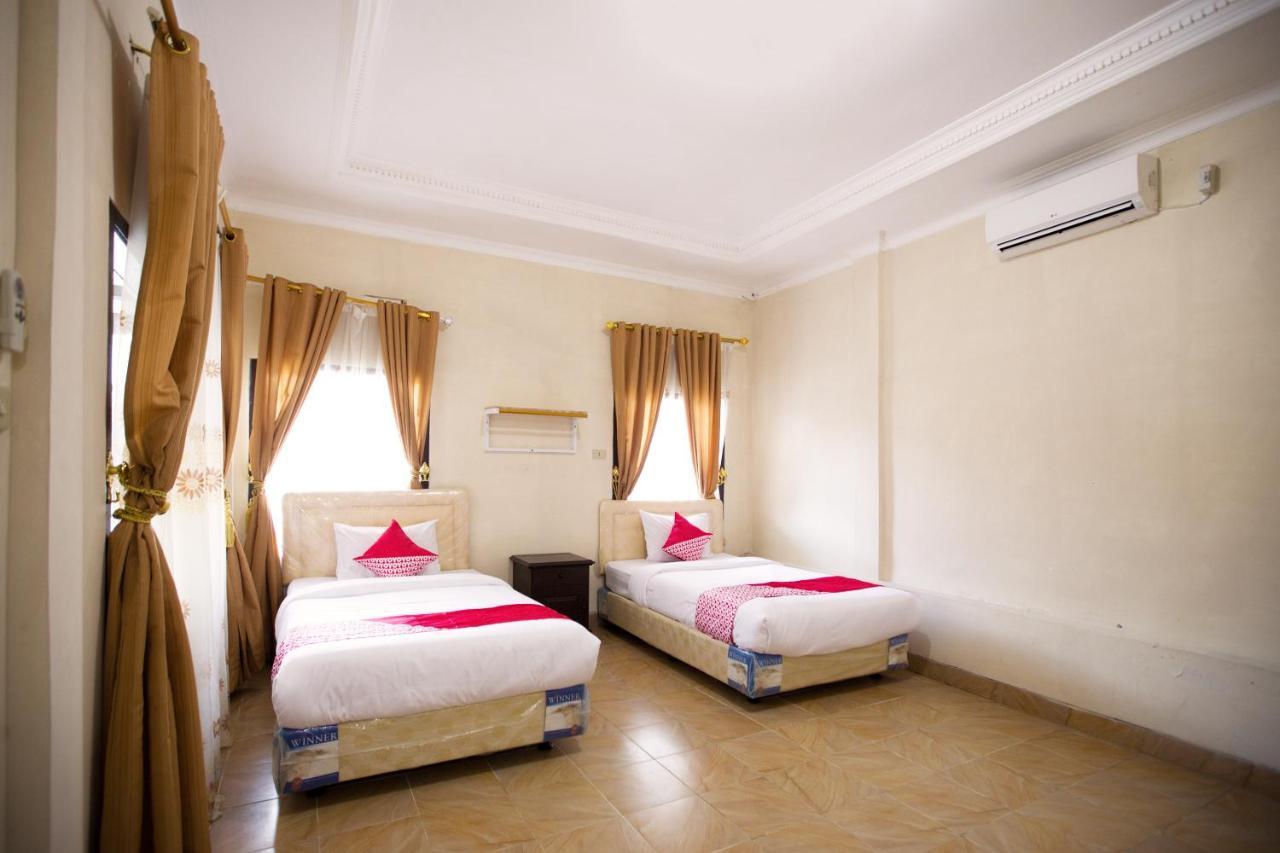 Oyo 3207 Hotel Gracia Bandar Lampung Exteriör bild